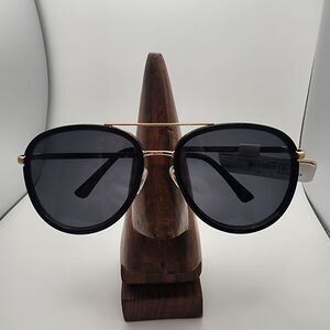 NWT Ophelia Roe Black & Gold Aviator Sunglasses
